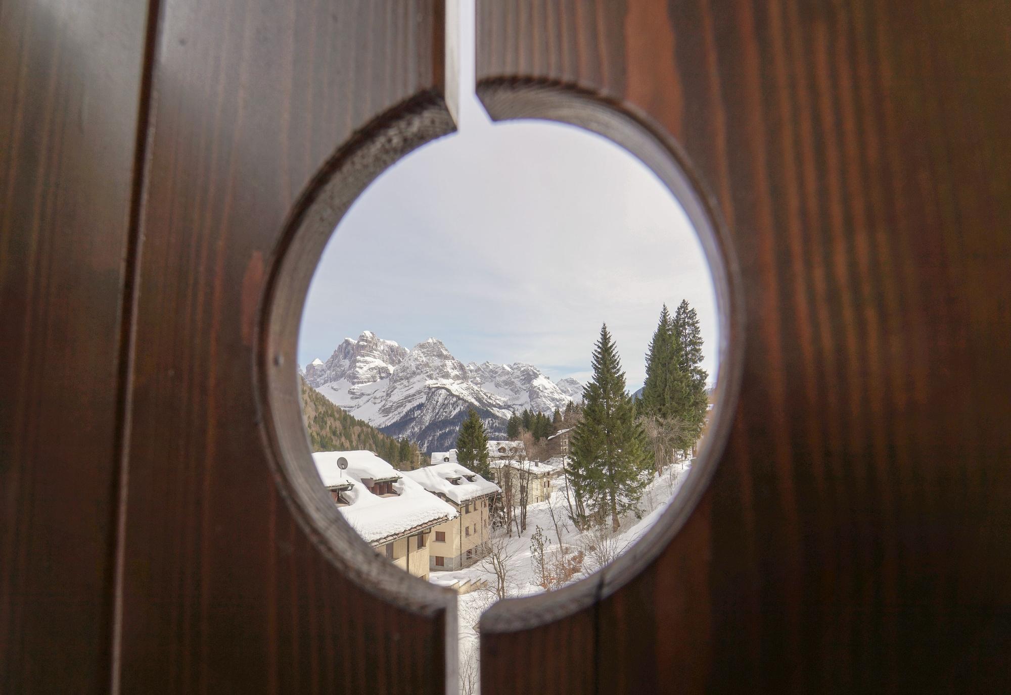 Hotel Perla Madonna di Campiglio Ngoại thất bức ảnh