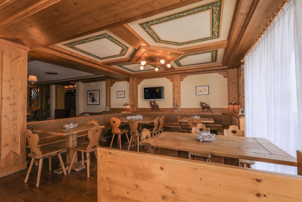 Hotel Perla Madonna di Campiglio Ngoại thất bức ảnh