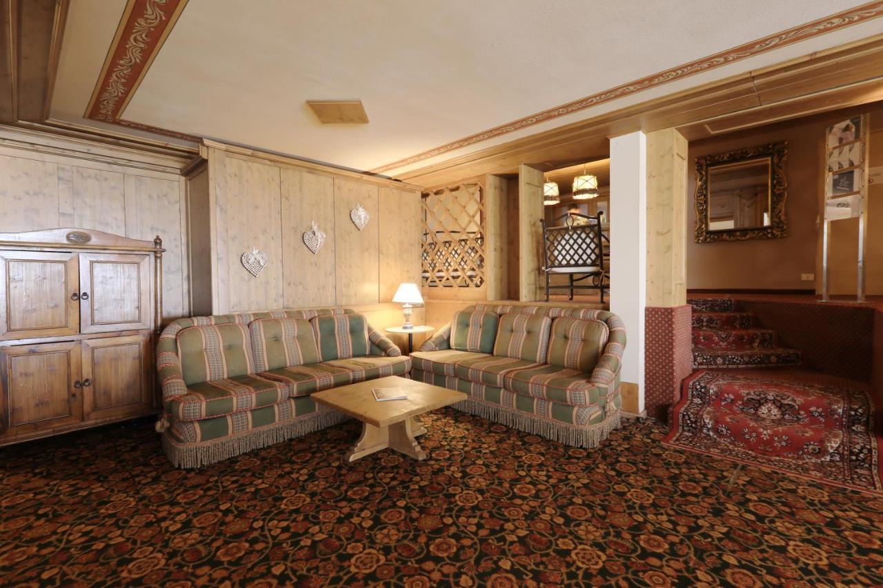Hotel Perla Madonna di Campiglio Ngoại thất bức ảnh